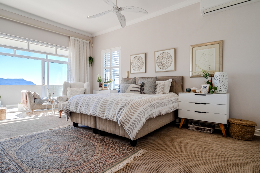 4 Bedroom Property for Sale in Simons Kloof Western Cape